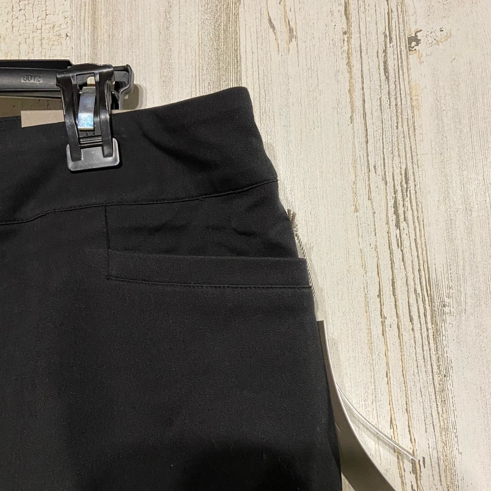 NWT Soft Surroundings Black Pull On Straight Skorts Large - Picture 5 of 11